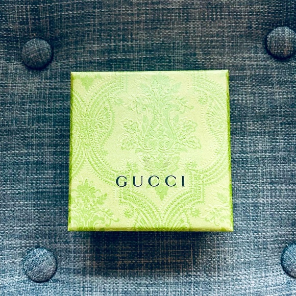 Gucci Interlocking Stud Earrings - Picture 9 of 9